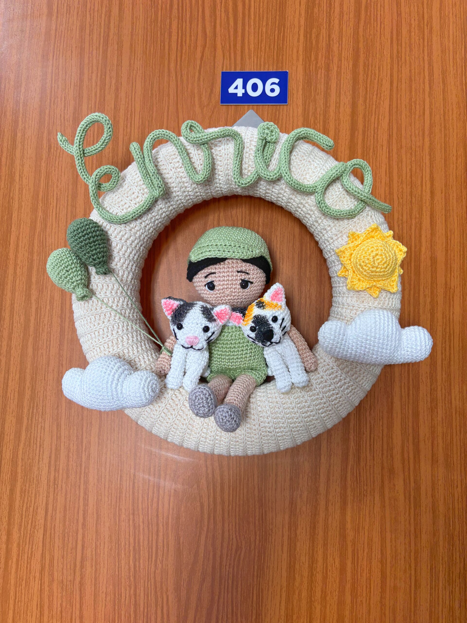 Porta Maternidade Amigurumi com Pet – Personalizado | Crochê Artesanal - Imagem 4
